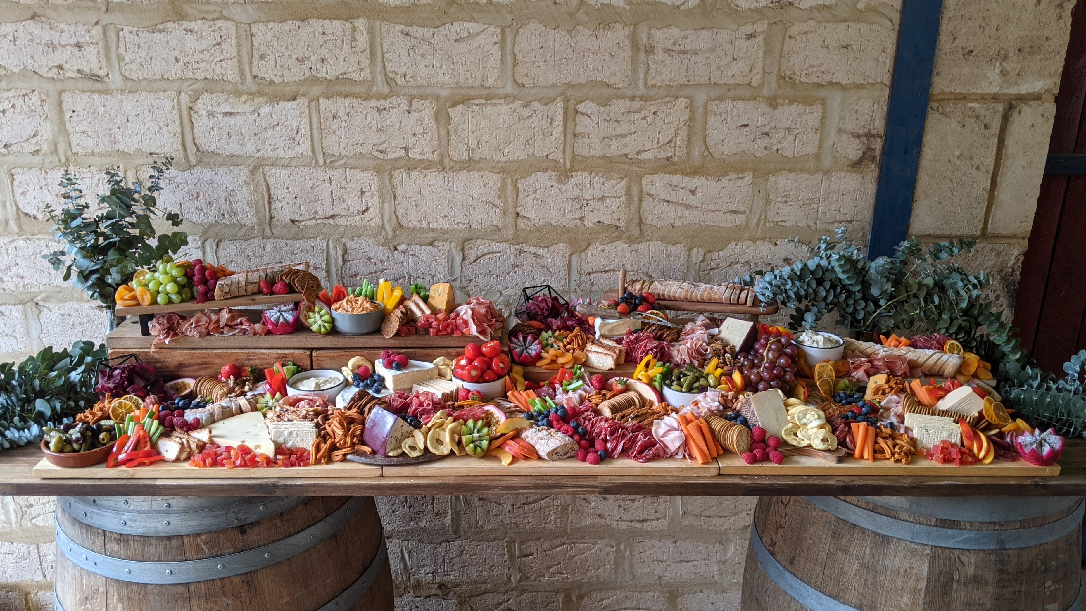 Grazing Tables – Grazing The Roof